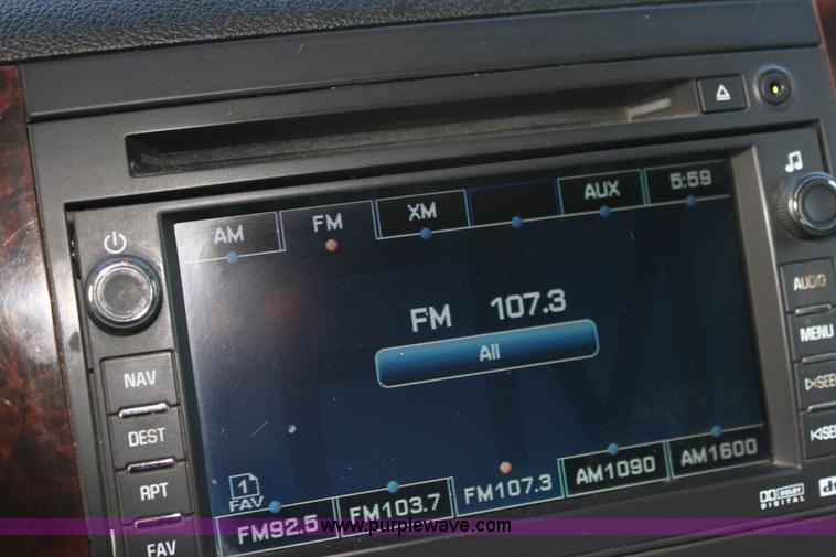 image for item E8440 2007 GMC Yukon Denali SUV