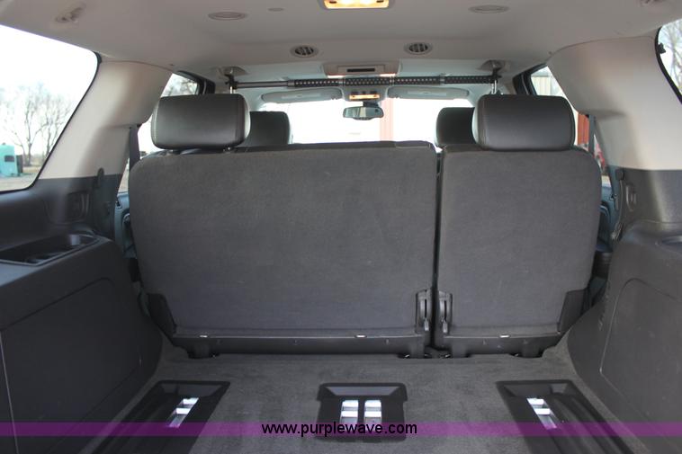 image for item E8440 2007 GMC Yukon Denali SUV