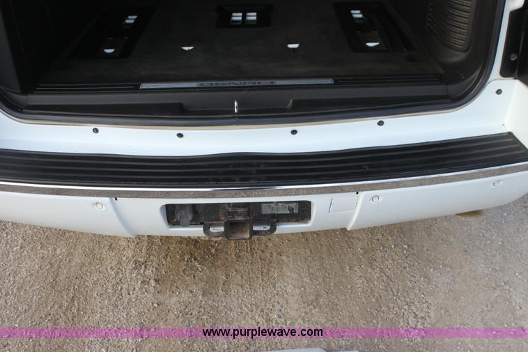 image for item E8440 2007 GMC Yukon Denali SUV