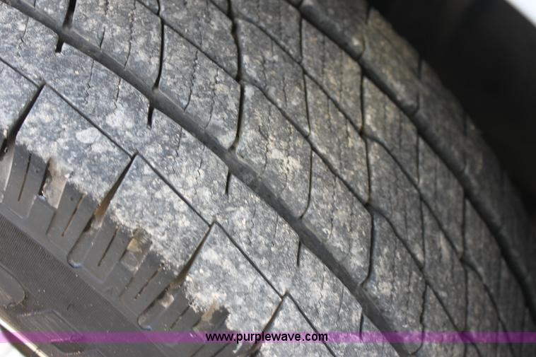 image for item E8440 2007 GMC Yukon Denali SUV