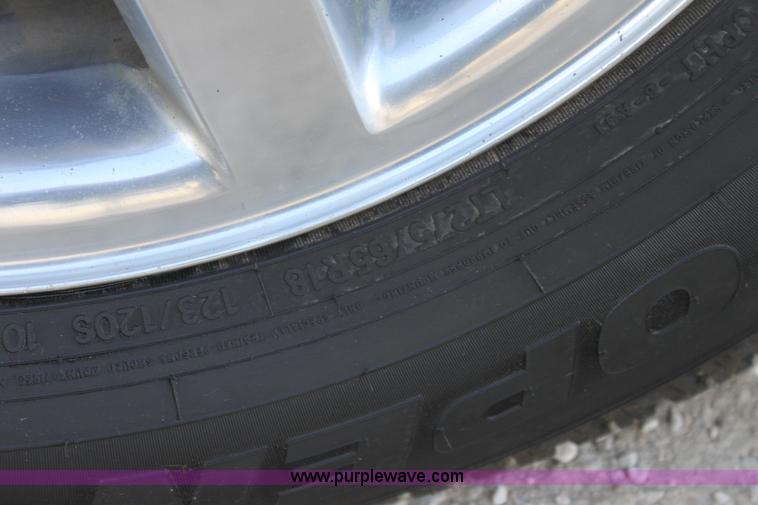 image for item E8440 2007 GMC Yukon Denali SUV