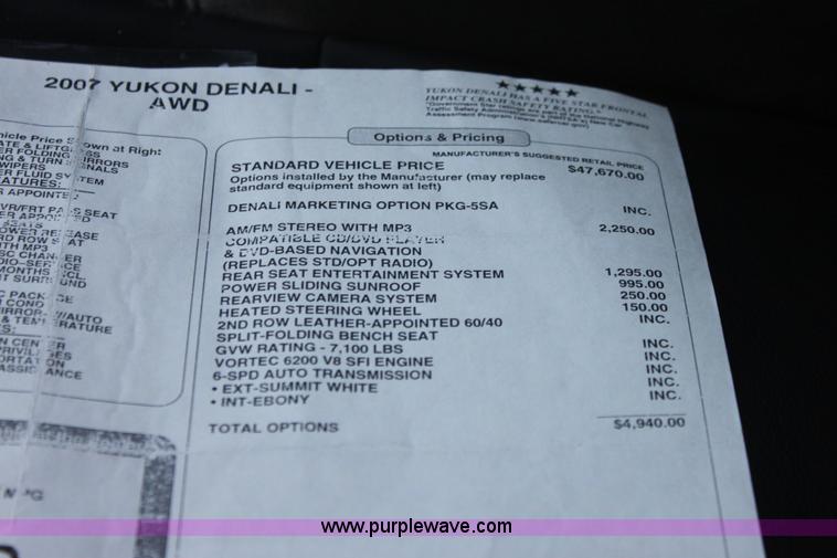 image for item E8440 2007 GMC Yukon Denali SUV