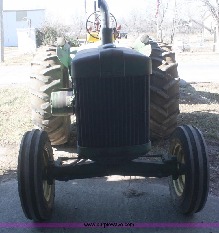 image for item F2823 1953 John Deere R tractor