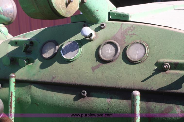 image for item F2823 1953 John Deere R tractor