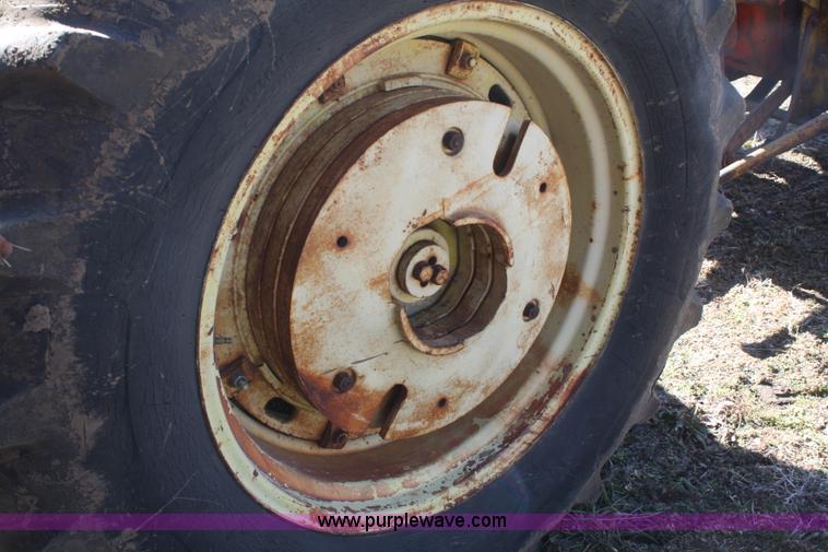 image for item F2823 1953 John Deere R tractor