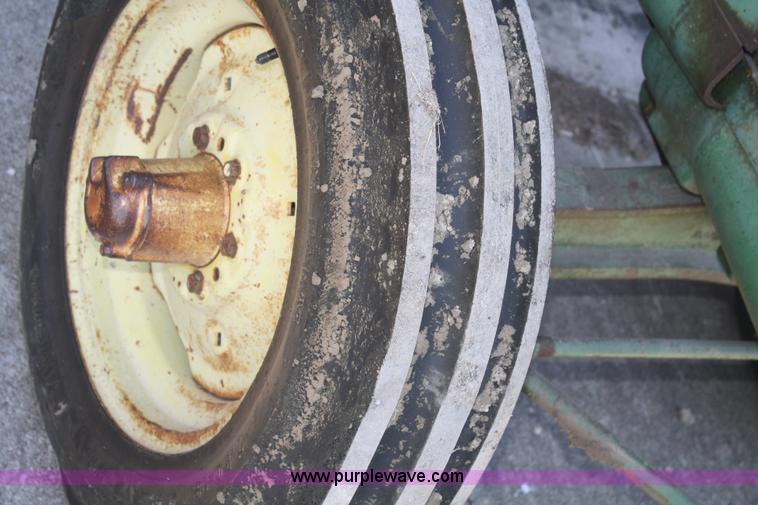 image for item F2823 1953 John Deere R tractor