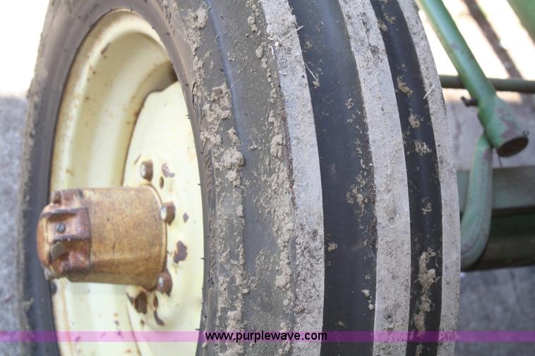 image for item F2823 1953 John Deere R tractor