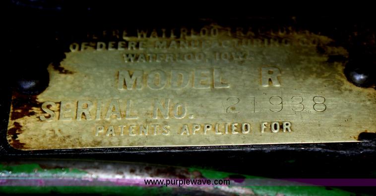 image for item F2823 1953 John Deere R tractor