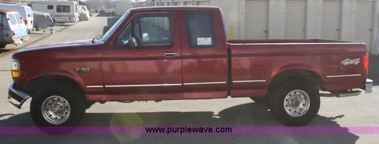 image for item F2832 1995 Ford F150 XLT SuperCab pickup truck