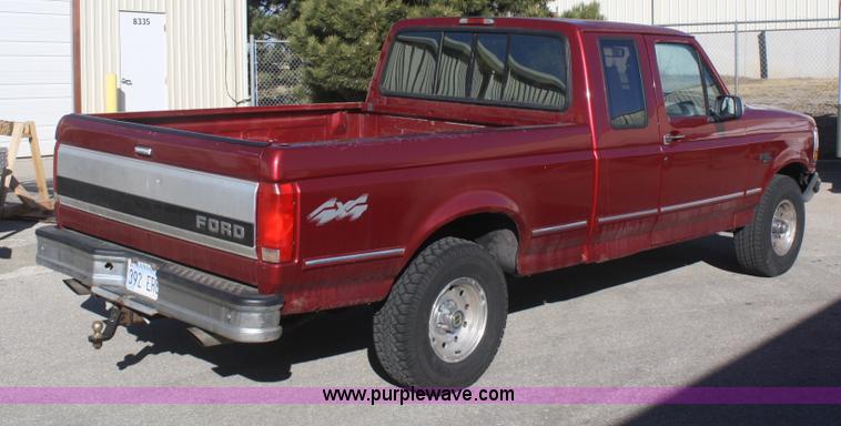 image for item F2832 1995 Ford F150 XLT SuperCab pickup truck