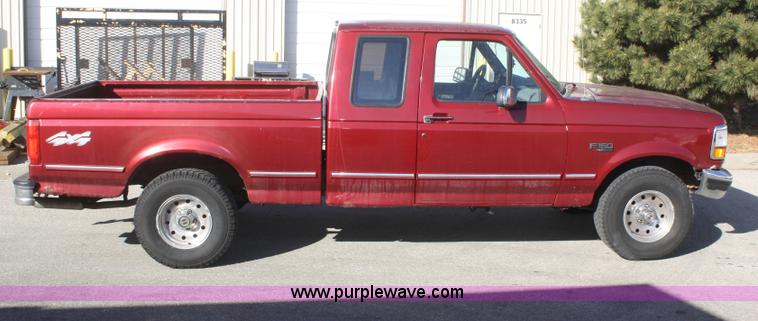 image for item F2832 1995 Ford F150 XLT SuperCab pickup truck