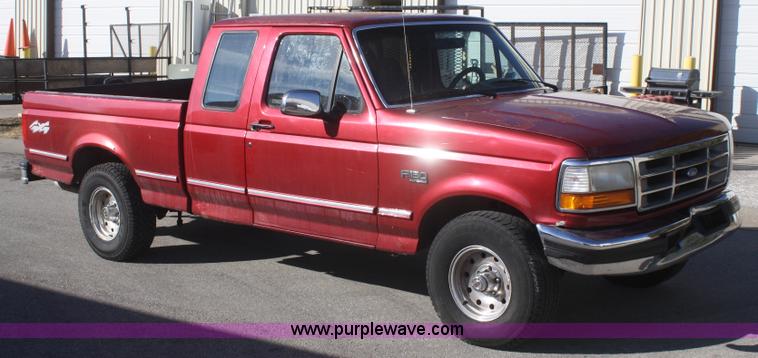 image for item F2832 1995 Ford F150 XLT SuperCab pickup truck