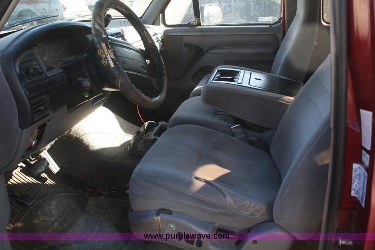 image for item F2832 1995 Ford F150 XLT SuperCab pickup truck