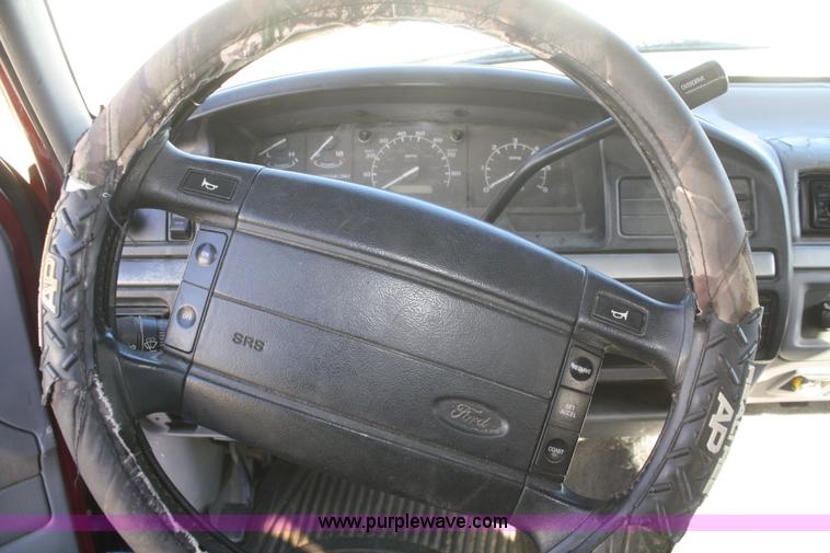 image for item F2832 1995 Ford F150 XLT SuperCab pickup truck