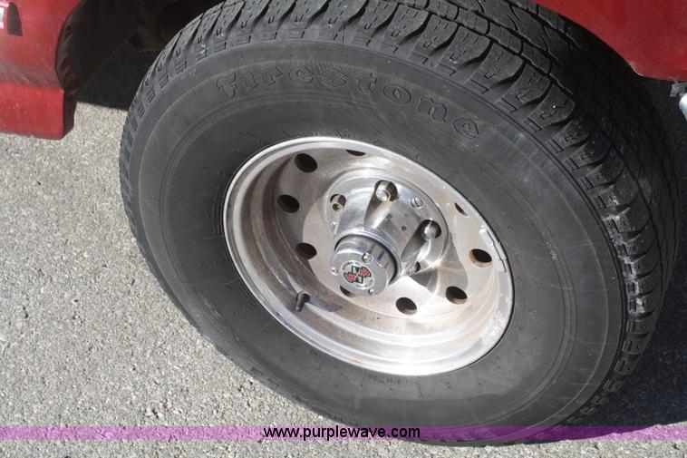 image for item F2832 1995 Ford F150 XLT SuperCab pickup truck