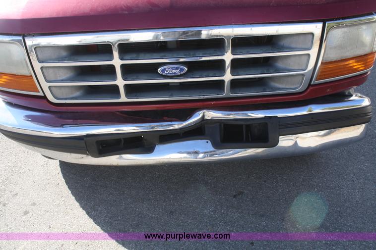 image for item F2832 1995 Ford F150 XLT SuperCab pickup truck