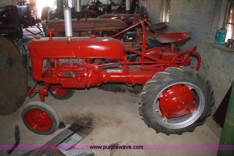image for item F2834 1948 Farmall FCUB tractor