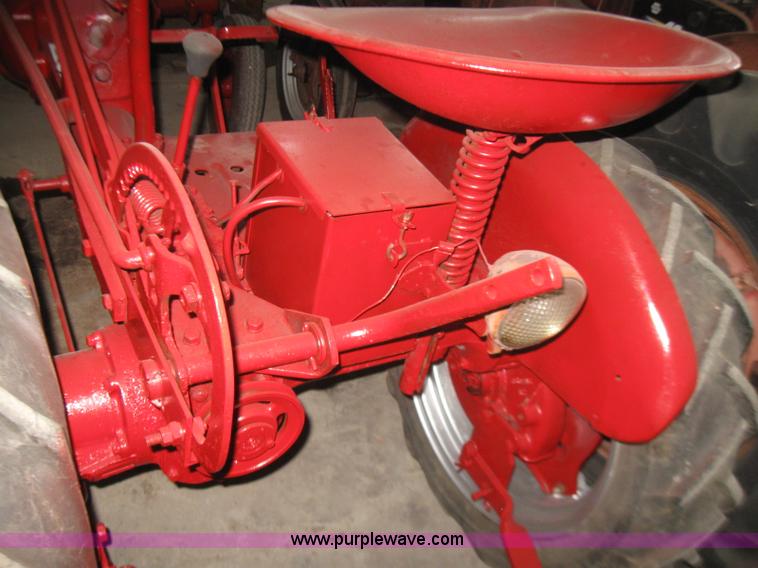 image for item F2834 1948 Farmall FCUB tractor