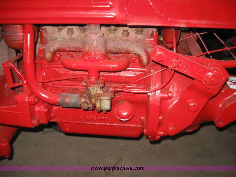 image for item F2834 1948 Farmall FCUB tractor