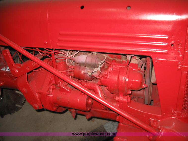 image for item F2834 1948 Farmall FCUB tractor