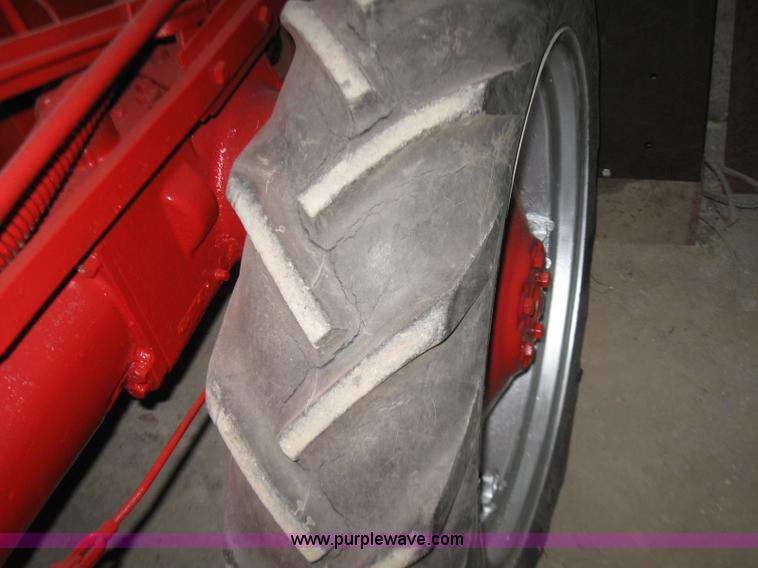 image for item F2834 1948 Farmall FCUB tractor