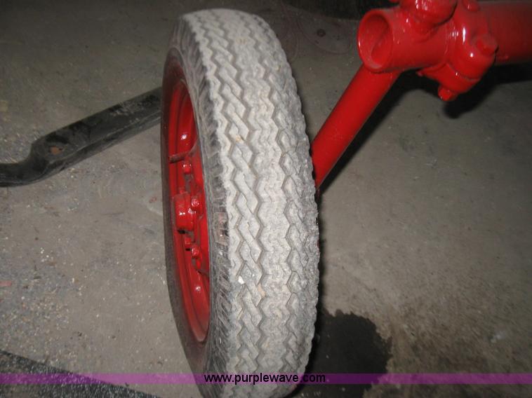 image for item F2834 1948 Farmall FCUB tractor