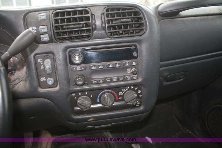 image for item F2877 2004 Chevrolet Blazer LS SUV