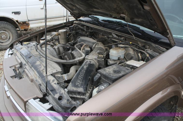 image for item F2877 2004 Chevrolet Blazer LS SUV