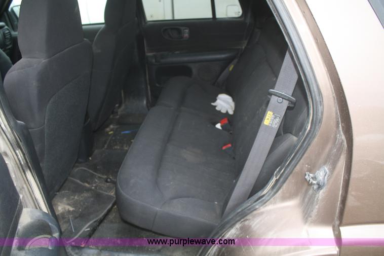 image for item F2877 2004 Chevrolet Blazer LS SUV