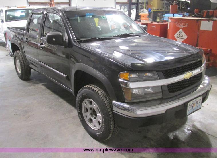 image for item F4188 2006 Chevrolet Colorado Crew Cab pickup truck