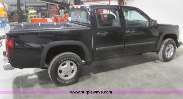 image for item F4188 2006 Chevrolet Colorado Crew Cab pickup truck