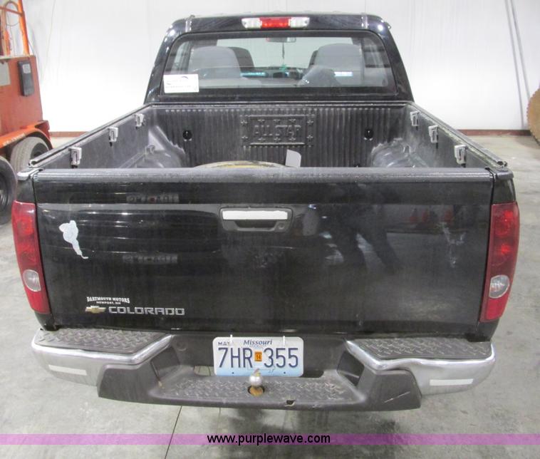 image for item F4188 2006 Chevrolet Colorado Crew Cab pickup truck