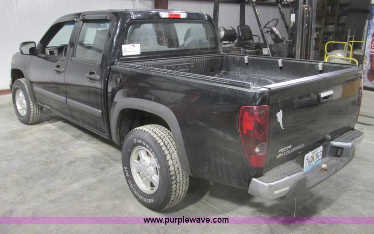 image for item F4188 2006 Chevrolet Colorado Crew Cab pickup truck