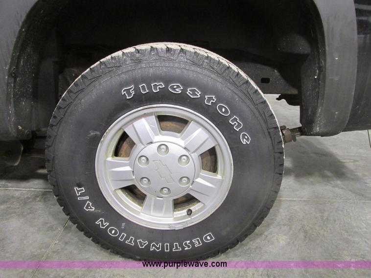 image for item F4188 2006 Chevrolet Colorado Crew Cab pickup truck