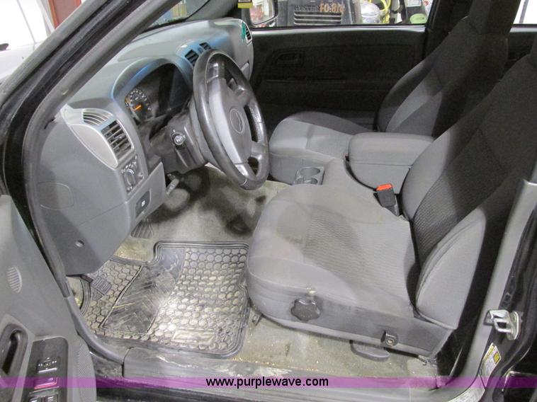 image for item F4188 2006 Chevrolet Colorado Crew Cab pickup truck