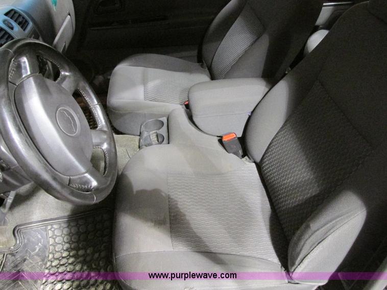 image for item F4188 2006 Chevrolet Colorado Crew Cab pickup truck