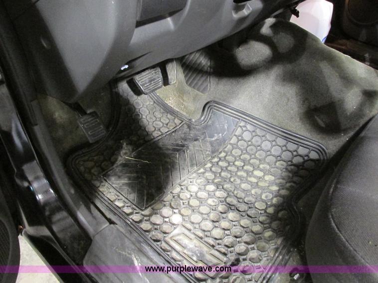 image for item F4188 2006 Chevrolet Colorado Crew Cab pickup truck