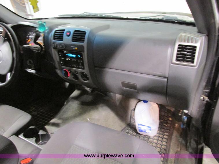 image for item F4188 2006 Chevrolet Colorado Crew Cab pickup truck