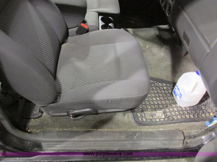 image for item F4188 2006 Chevrolet Colorado Crew Cab pickup truck