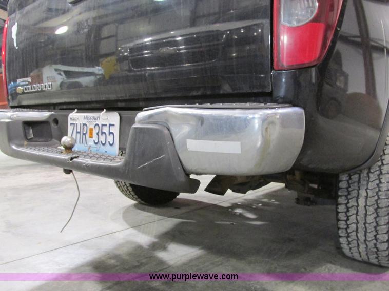 image for item F4188 2006 Chevrolet Colorado Crew Cab pickup truck