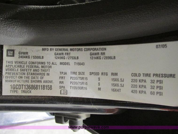 image for item F4188 2006 Chevrolet Colorado Crew Cab pickup truck