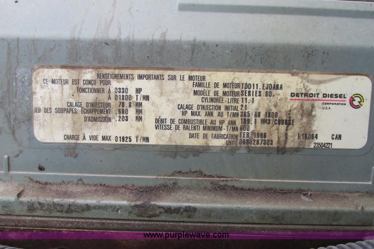 image for item F4713 1996 Volvo WIA semi truck