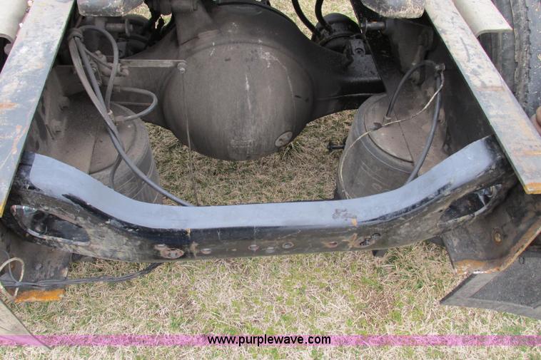 image for item F4713 1996 Volvo WIA semi truck