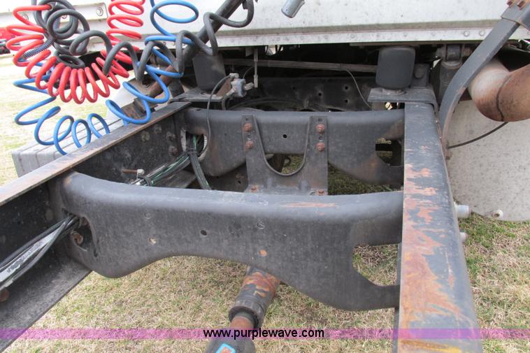 image for item F4713 1996 Volvo WIA semi truck