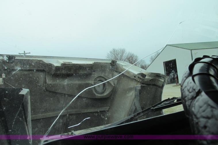 image for item F4713 1996 Volvo WIA semi truck