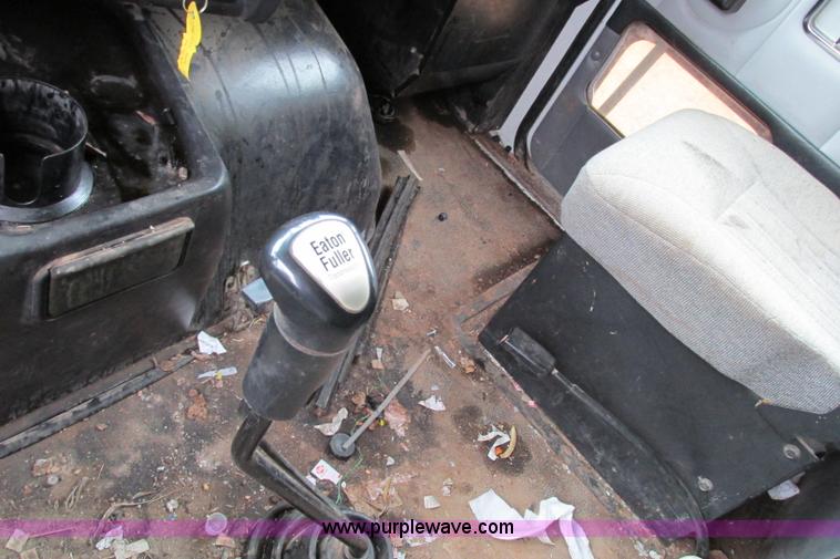 image for item F4713 1996 Volvo WIA semi truck