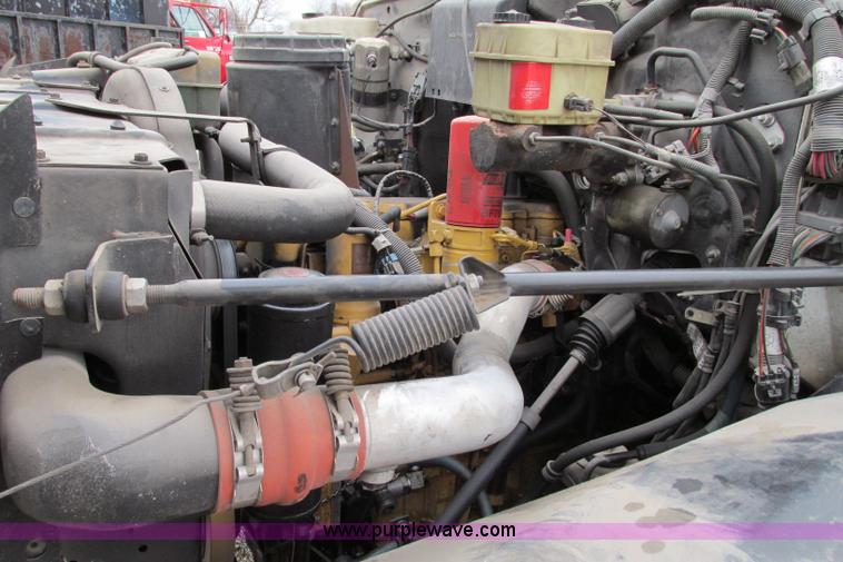 image for item F4715 1999 GMC C6500 box truck