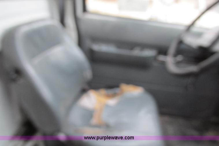 image for item F4715 1999 GMC C6500 box truck