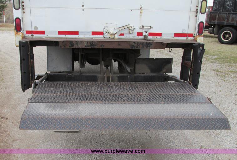 image for item F4715 1999 GMC C6500 box truck