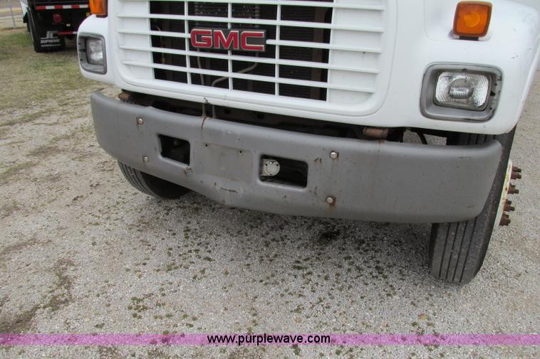 image for item F4715 1999 GMC C6500 box truck